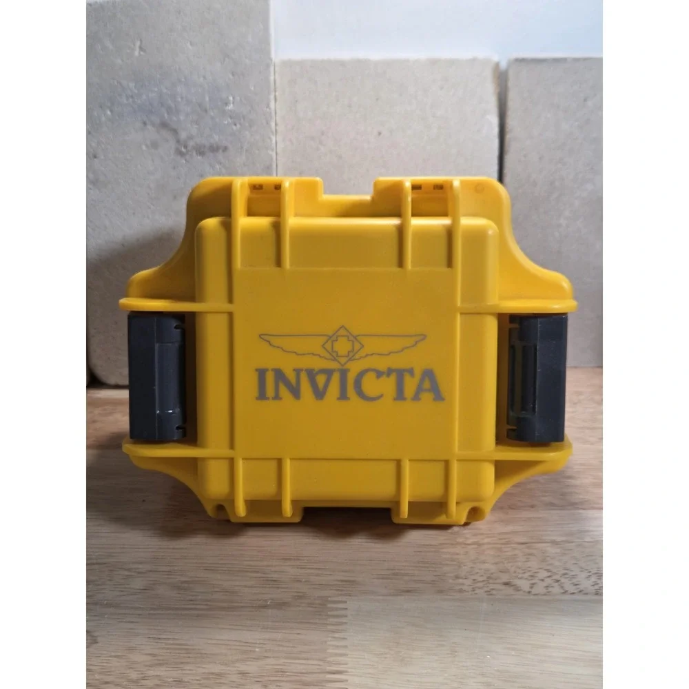 Invicta Speedway 25533 Men's 52mm Chronograph Watch New Battery Yellow Case
